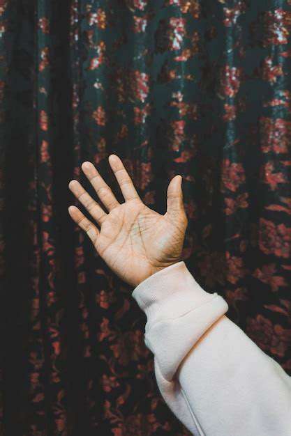 BeyondtheWrist:TheImpactonOtherHandParts